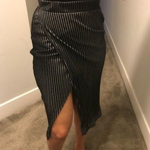 Silence & Noise Midi skirt 🌚